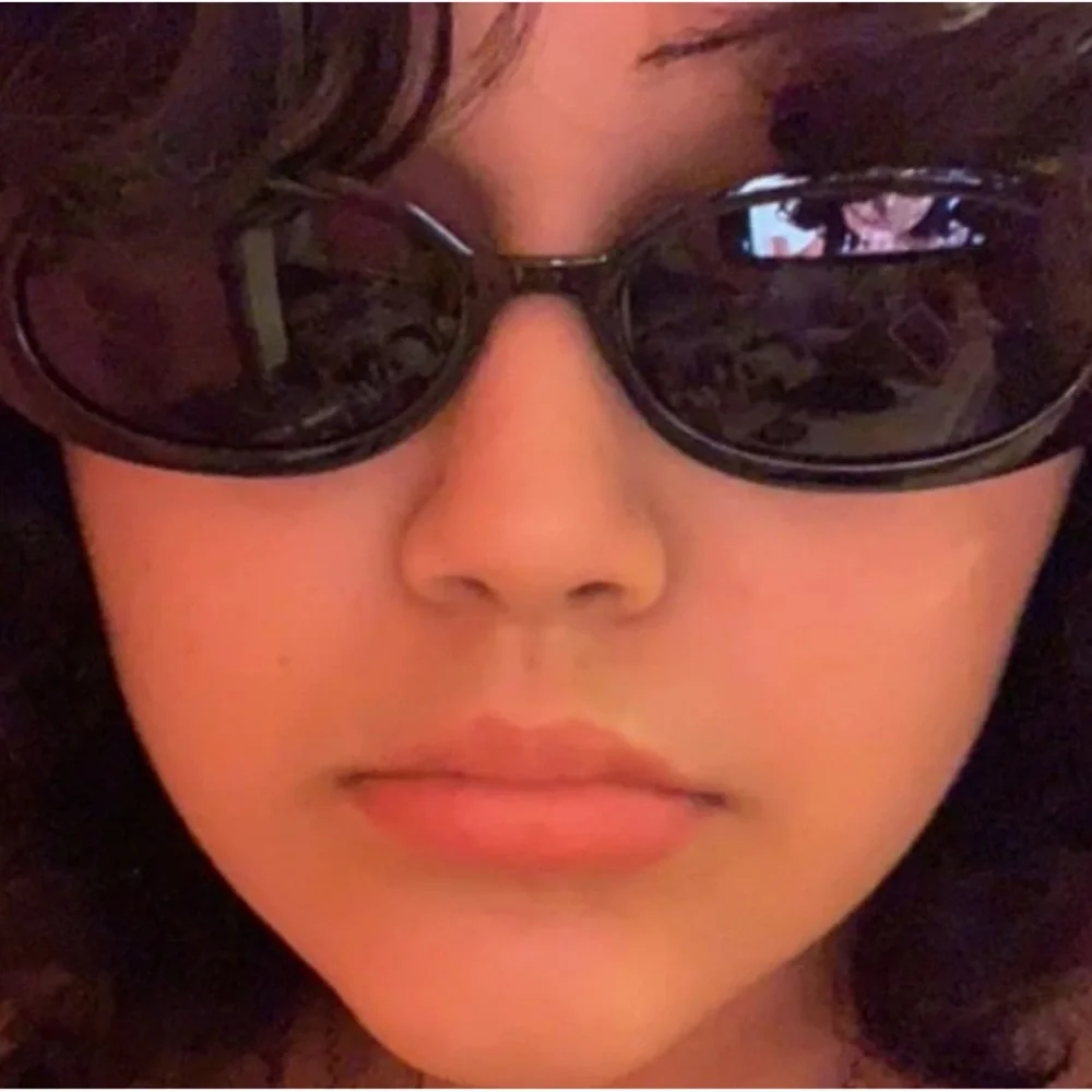 New Womans Street Photography Black Grey UVA UVB Small Frame Classic Sunglasses